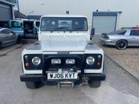 LAND ROVER DEFENDER 90