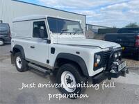 LAND ROVER DEFENDER 90